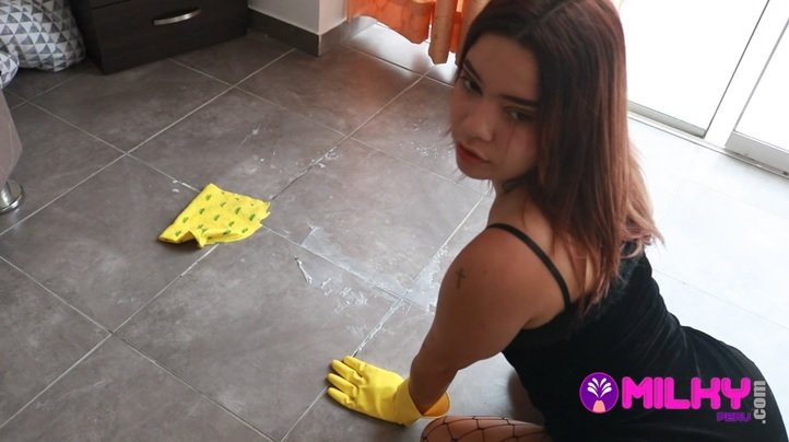 Milky Peru – Donna – Venezolana encargada de la limpieza folla mientras elimina el covid-19