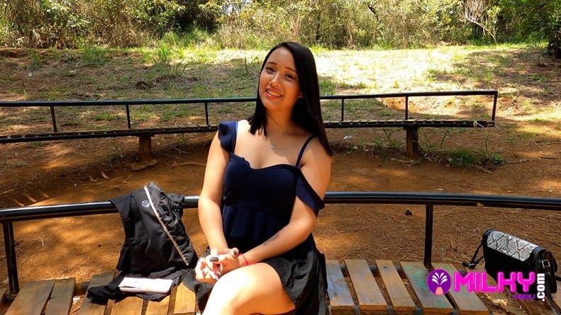 Milky Peru – Lia Ponce – Acaba de terminar con su enamorado y no desaprovecha el tiempo para ganar dinero y chupar pinga