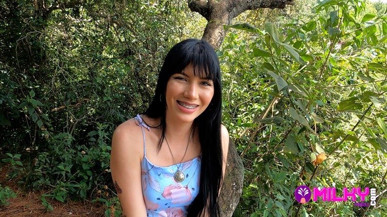 Milky Peru – Yenifer CHP – Chica hermosa tiene sexo en el bosque con un desconocido