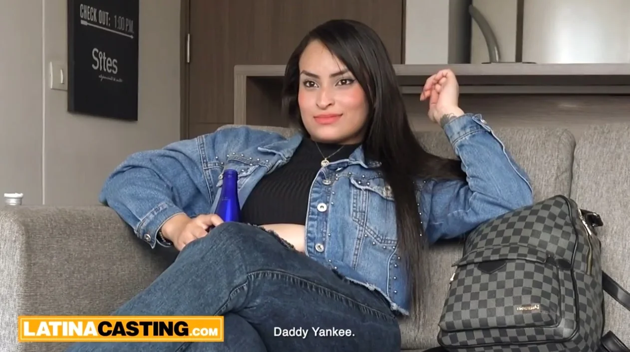 Latina Casting – Natasha Nunez – Chica Gordita chupa mi polla para conseguir el concierto